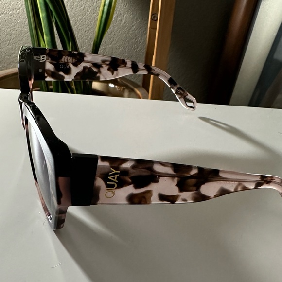 QUAY Australia After Hours Luxe Navy Turquoise Sunglasses winged square - Picture 2 of 4